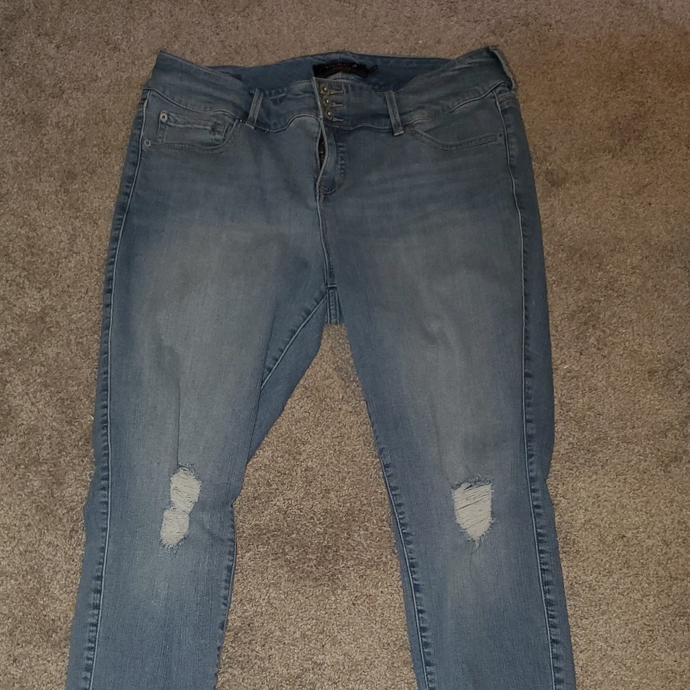 Torrid size 18R distressed jegging style jeans